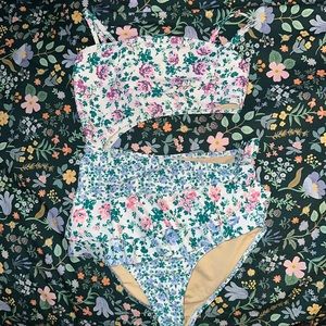 Little girls Shade Critters one piece swimsuit and skirt cover up. Size 8.